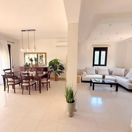 Fanouris Villa